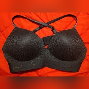 ✨NWOT✨ NEVER WORN                 THE T-SHIRT Lightly-Lined Wireless Bra
